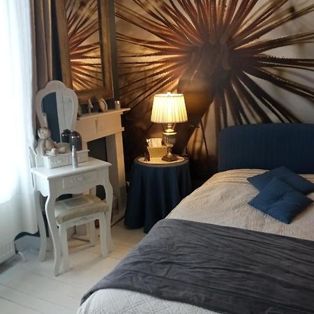 Olliergues Chambre Bounty, B&B, Cuisine Privee, Lit Queen Size, Terrasse, Parking, Garage المظهر الخارجي الصورة