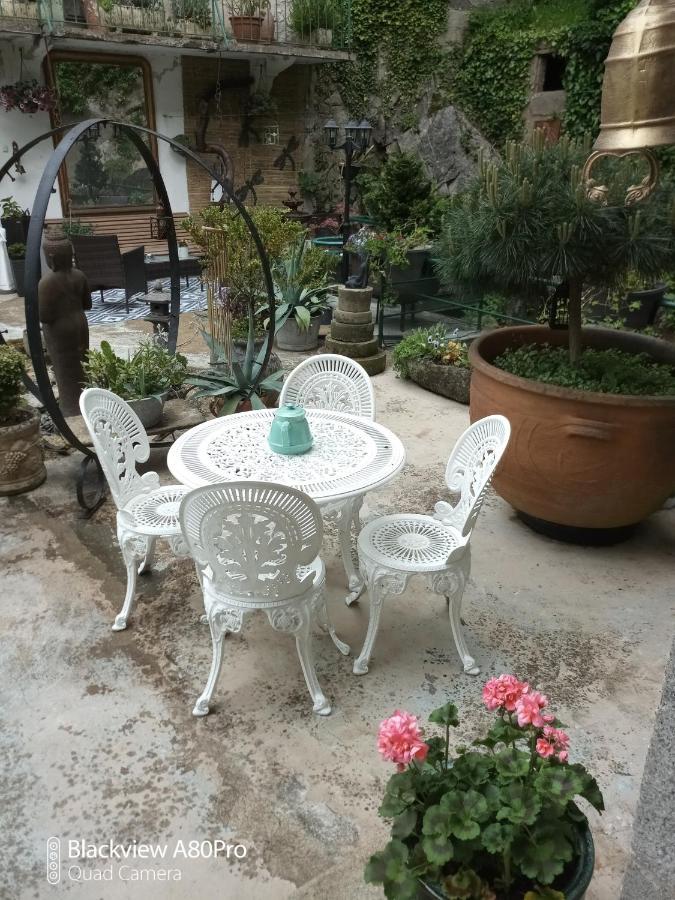 Olliergues Chambre Bounty, B&B, Cuisine Privee, Lit Queen Size, Terrasse, Parking, Garage المظهر الخارجي الصورة