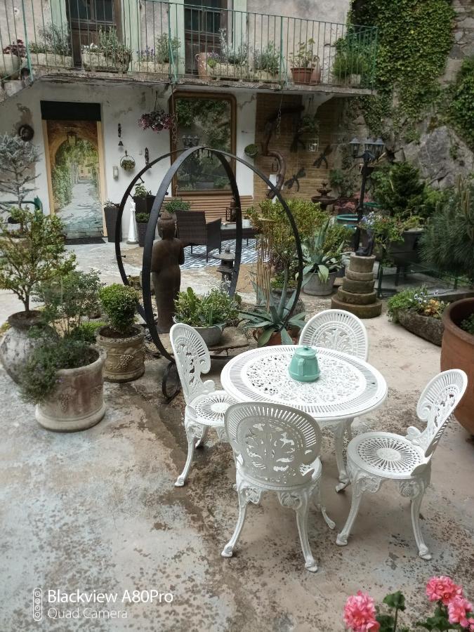 Olliergues Chambre Bounty, B&B, Cuisine Privee, Lit Queen Size, Terrasse, Parking, Garage المظهر الخارجي الصورة