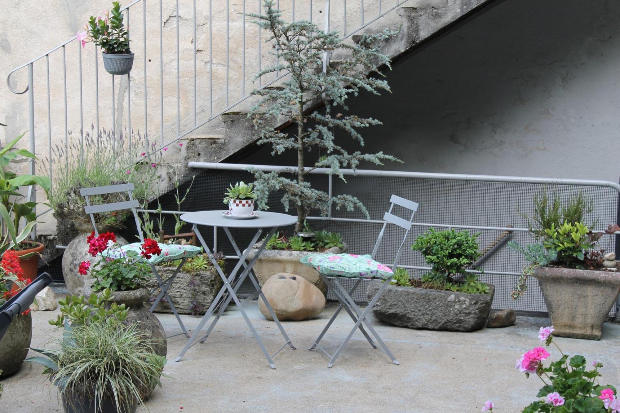 Olliergues Chambre Bounty, B&B, Cuisine Privee, Lit Queen Size, Terrasse, Parking, Garage المظهر الخارجي الصورة