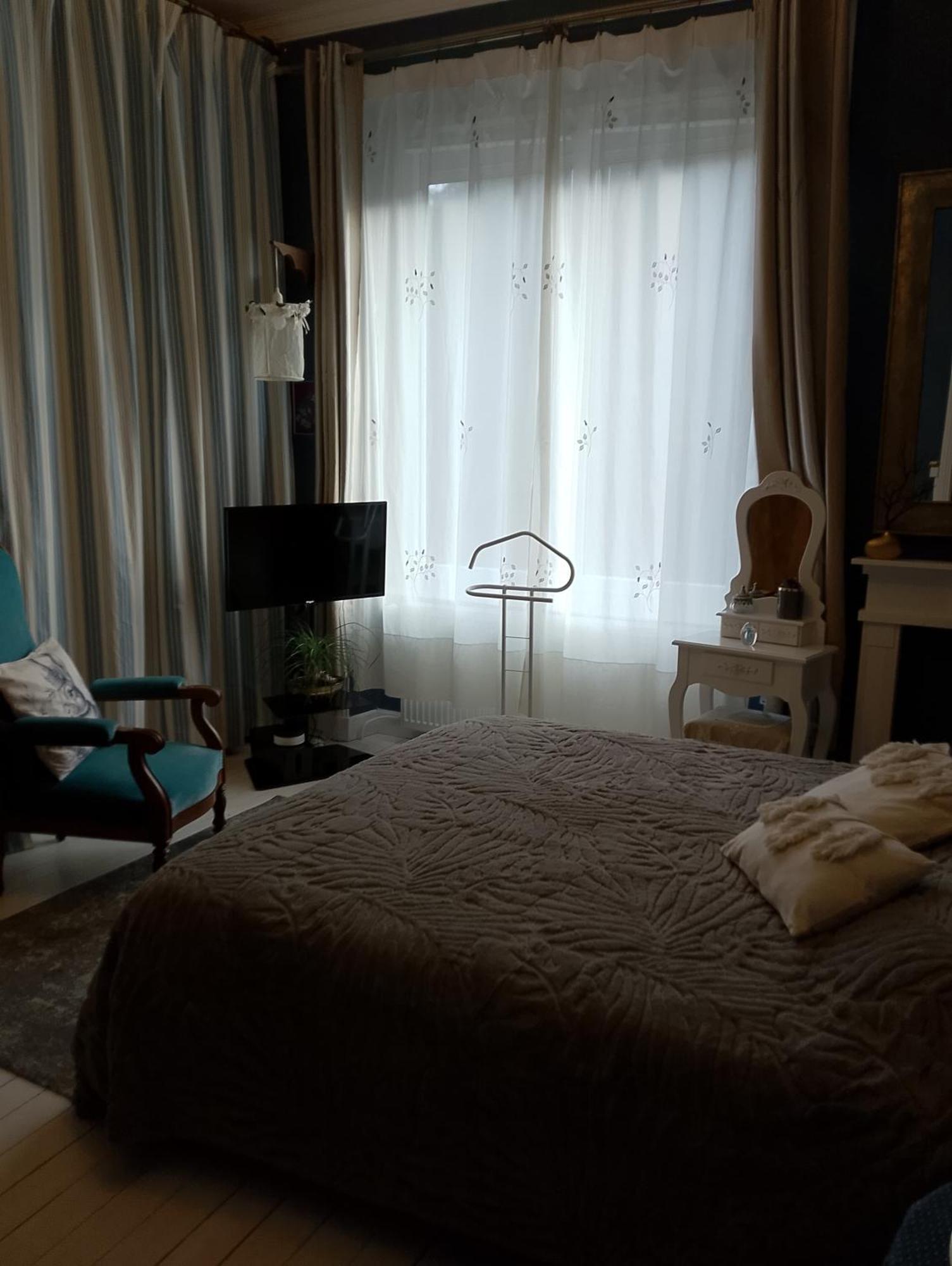 Olliergues Chambre Bounty, B&B, Cuisine Privee, Lit Queen Size, Terrasse, Parking, Garage المظهر الخارجي الصورة