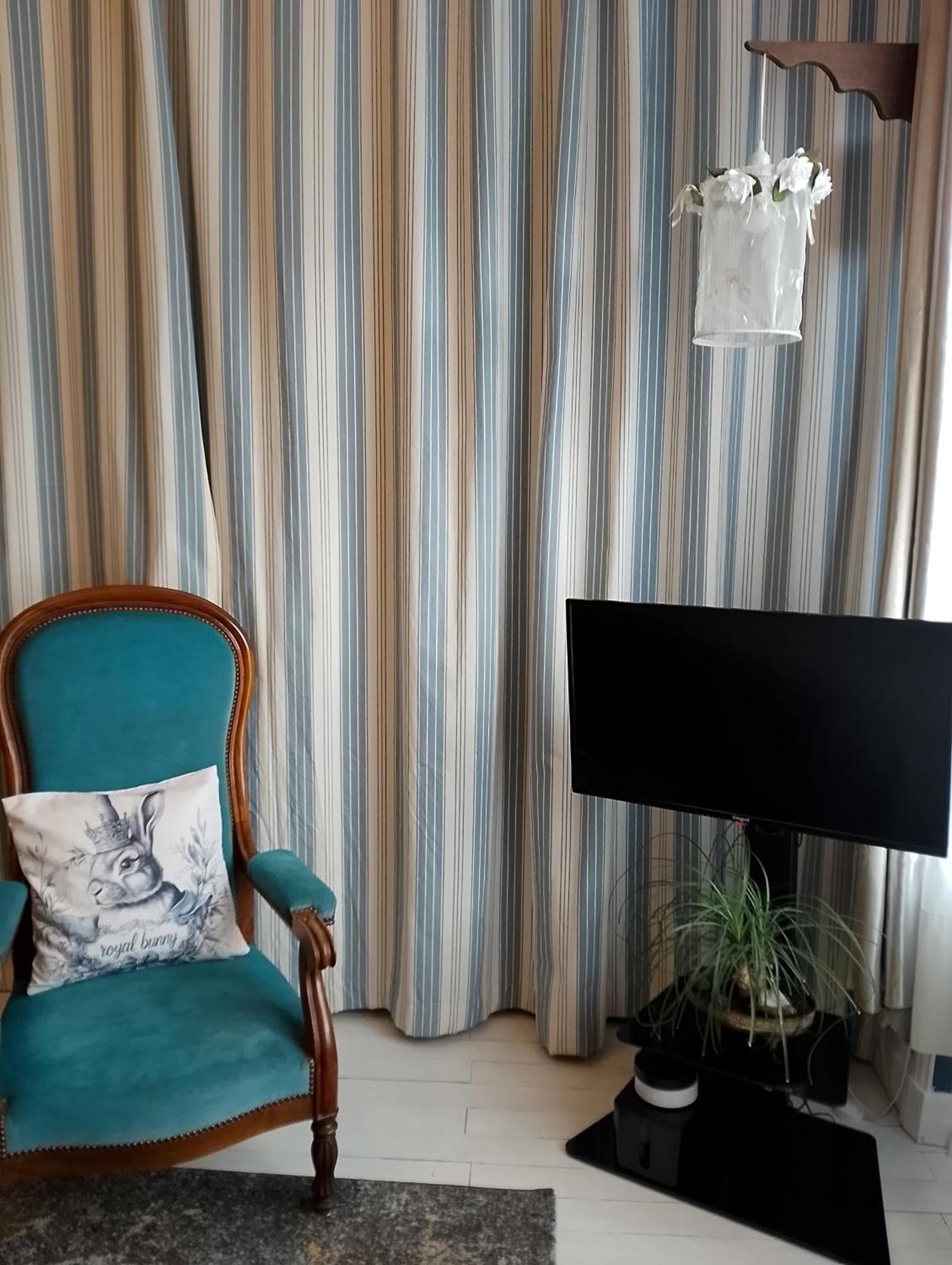 Olliergues Chambre Bounty, B&B, Cuisine Privee, Lit Queen Size, Terrasse, Parking, Garage المظهر الخارجي الصورة
